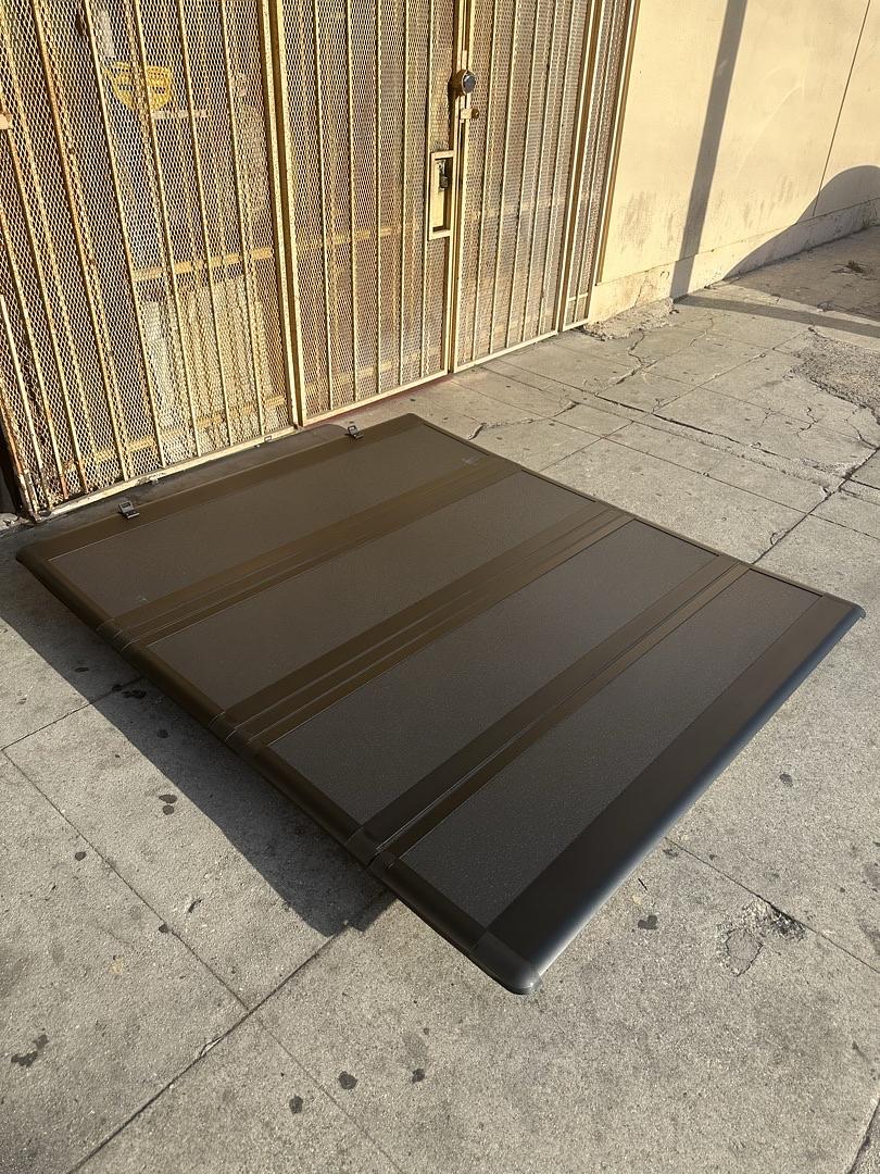 FLUSH-HARD-031 HARD FLUSH TRIFOLD BE COVER 5.8FT CHEVROLET GMC SILVERADO SIERRA