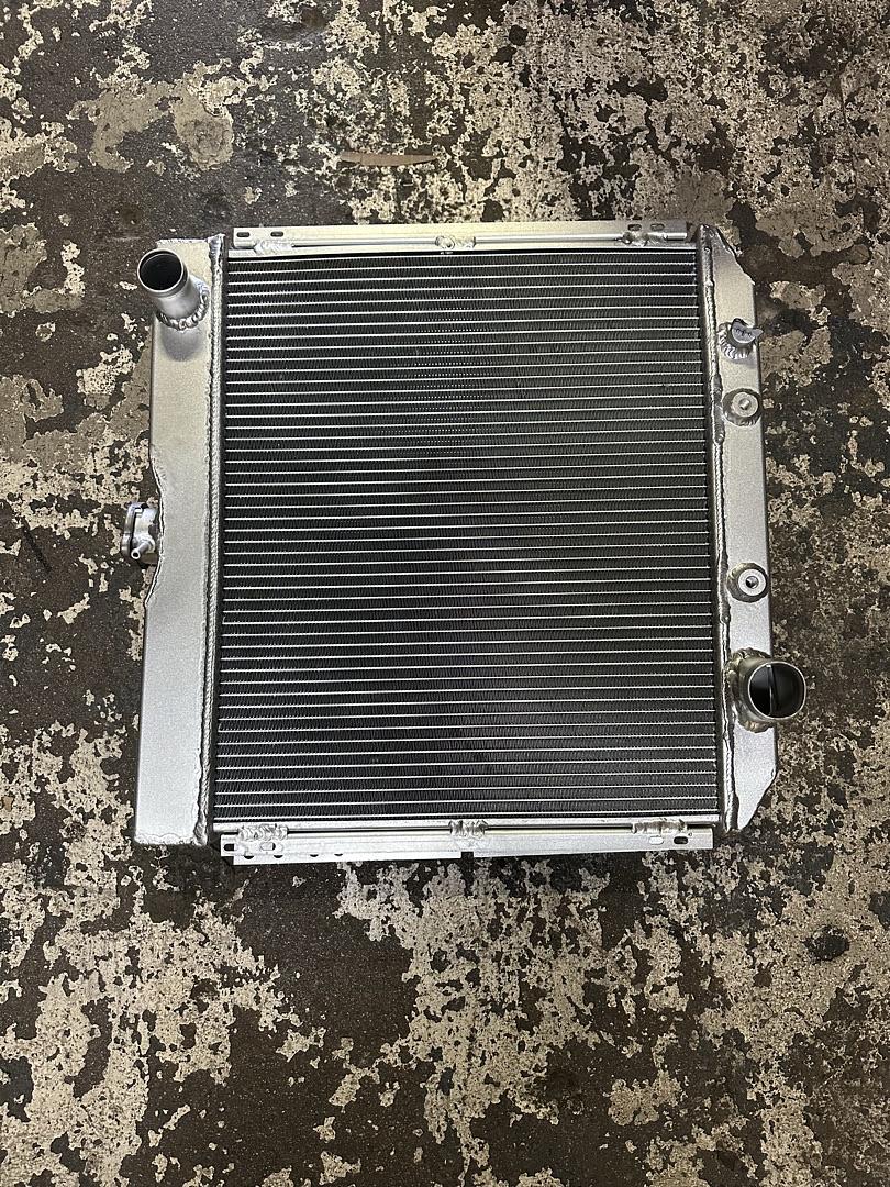 69-70 FORD MUSTANG / 71-73 MAVERICK / 1973 PINTO / 71-73 COMET / 1970 COUGAR XR-7 ALUMINUM RACING RADIATOR RA-FM69V8-3