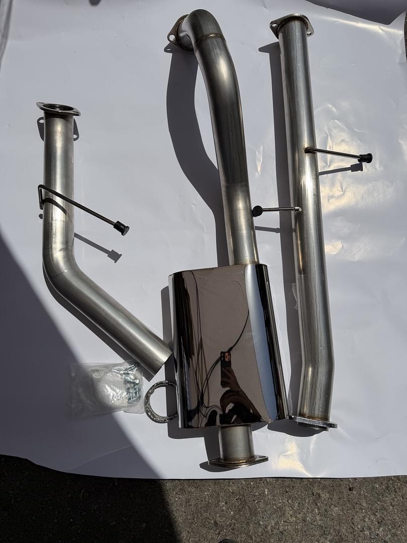 CBE-YUKON01XL-53L 00-06 CHEVY SUBURBAN / GMC YUKON XL 5.3L CATBACK EXHAUST
