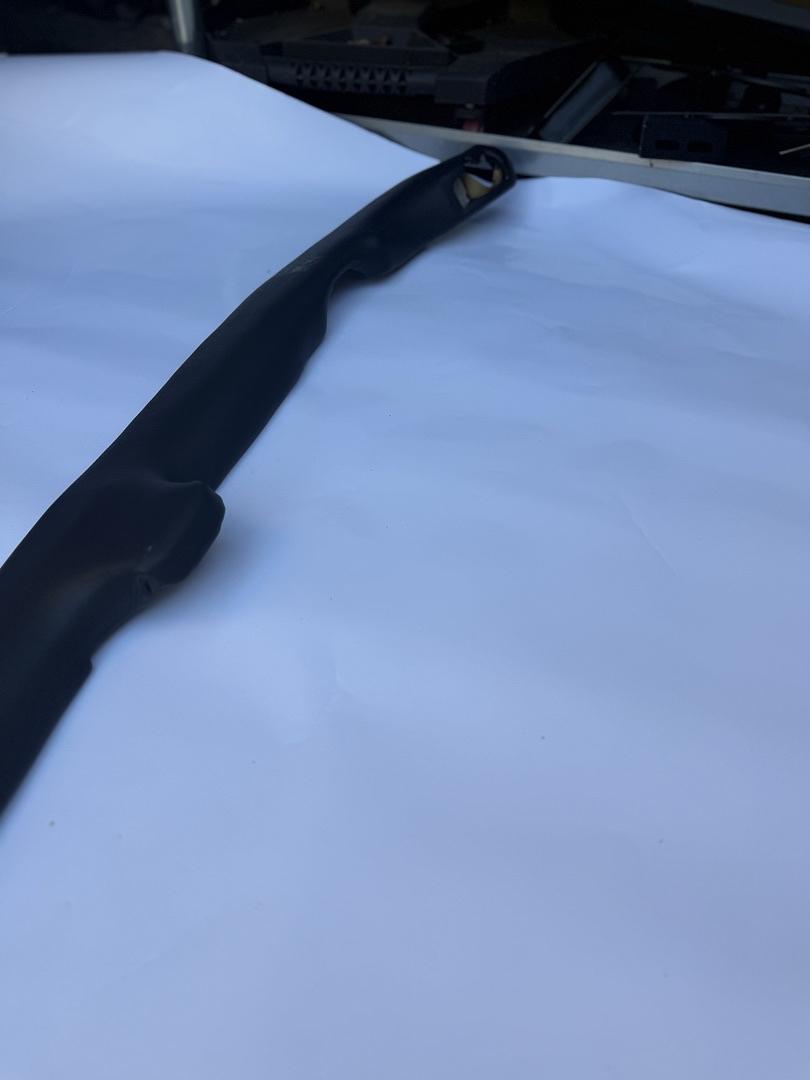 3534759 | 1993 Cadillac Allante Molding, Windshield Upper Garnish