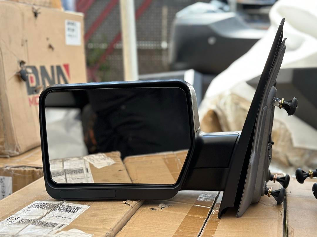 Manual Towing Mirrors for Ford F-150 for 2004 to 2014