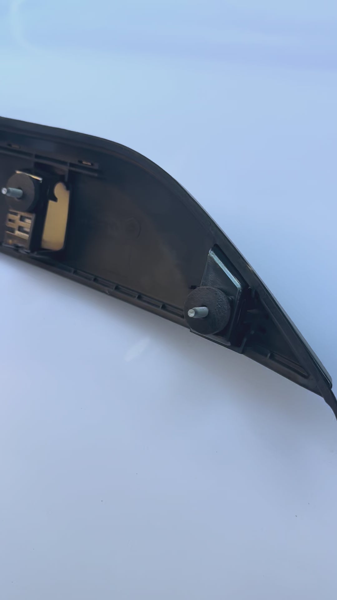 84173554 | 2017-2019 GMC Acadia Applique Assembly, Rear Clsr Ctr *Nightrider Cm