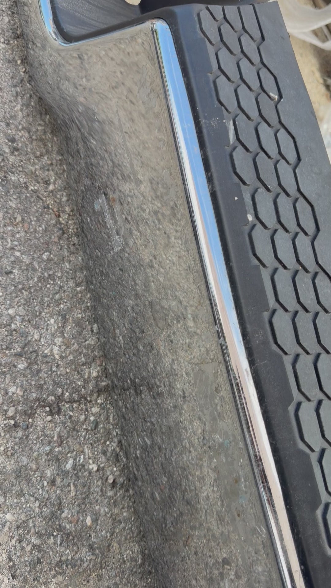09-18 DODGE RAM 1500 CHROME REAR BUMPER NO SENSOR HOLES AS IS