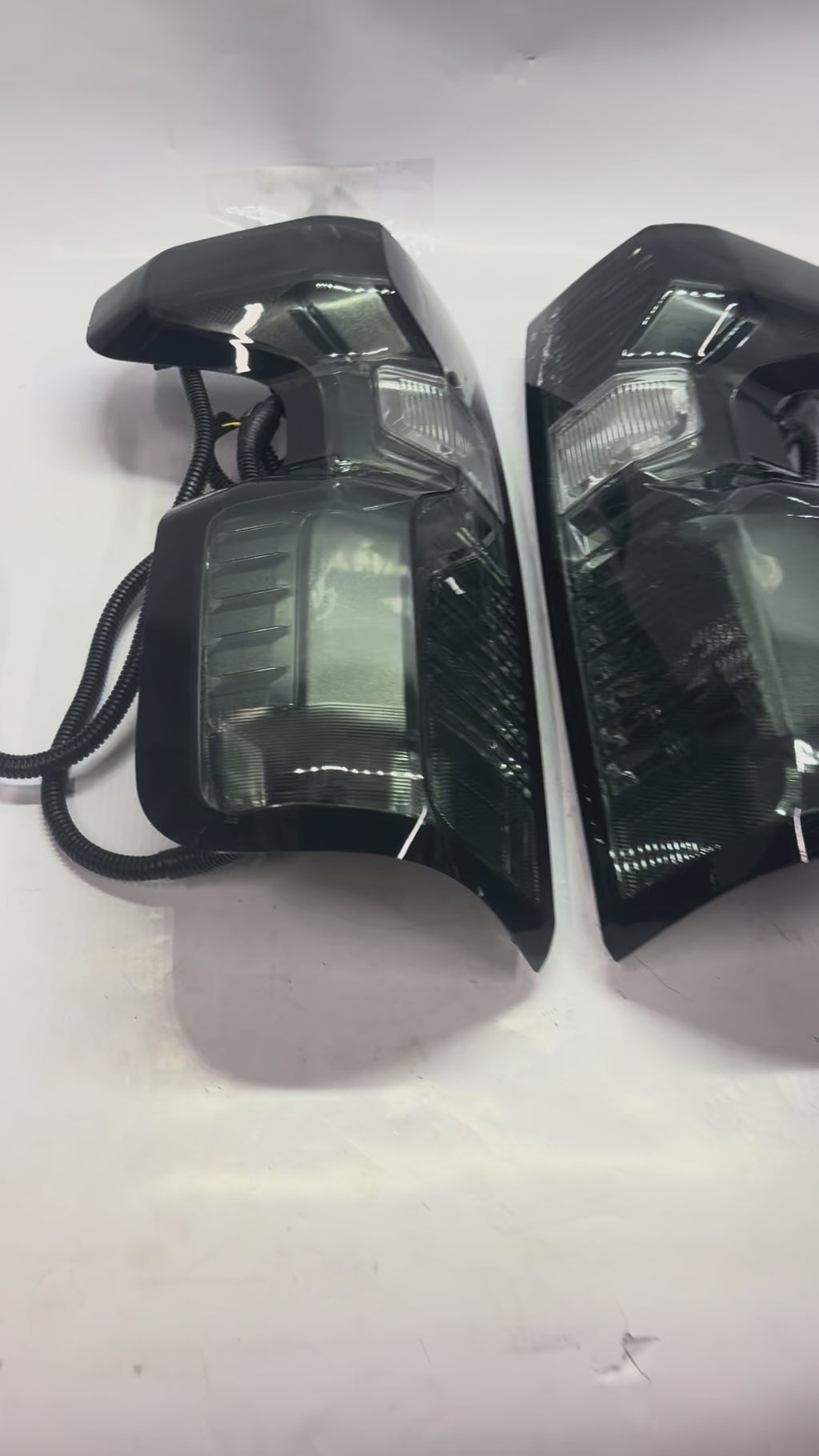 19-23 Chevy Silverado 1500 / LT Smoke Clear Tail Lights