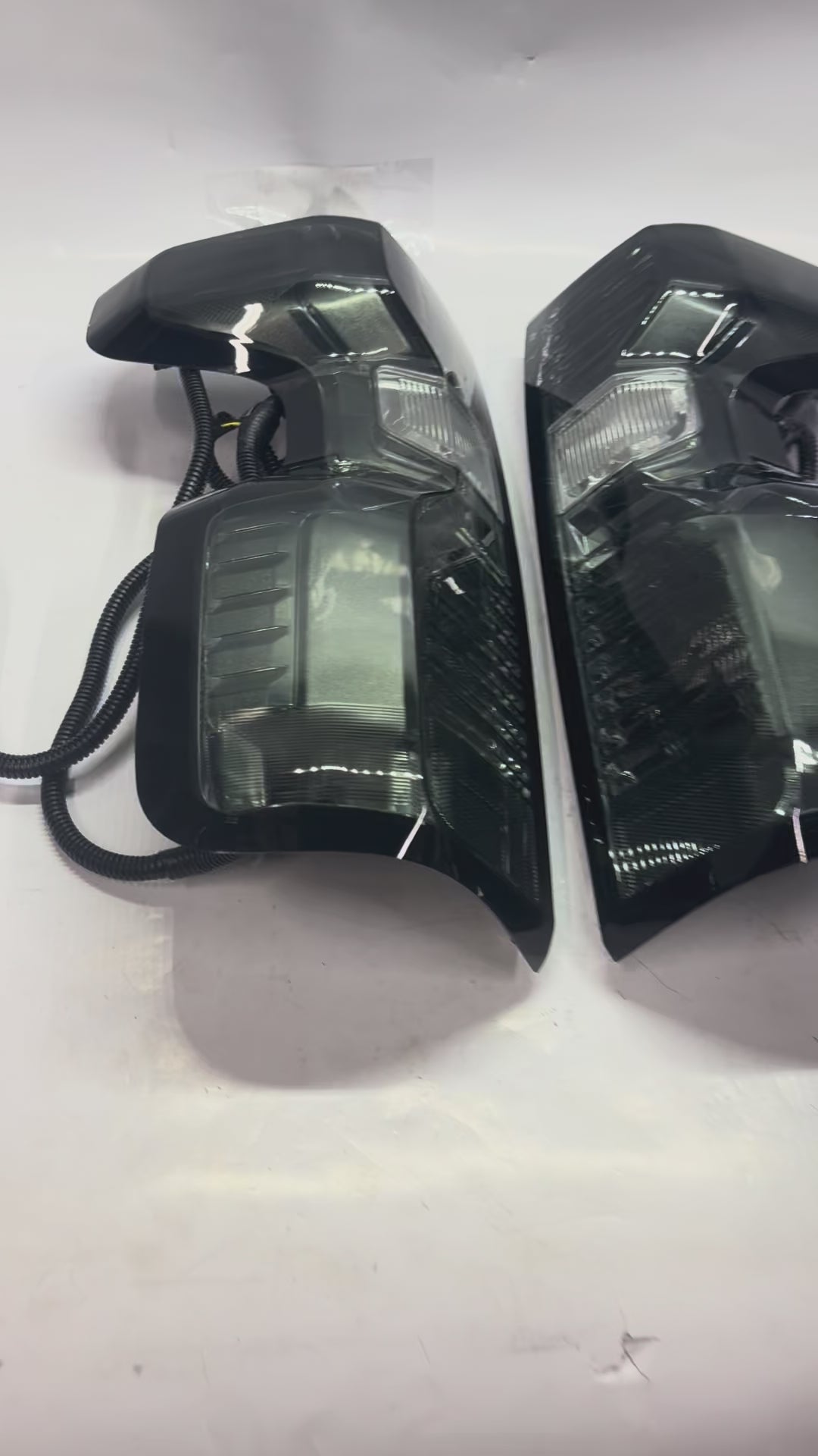 19-23 Chevy Silverado 1500 / LT Smoke Clear Tail Lights