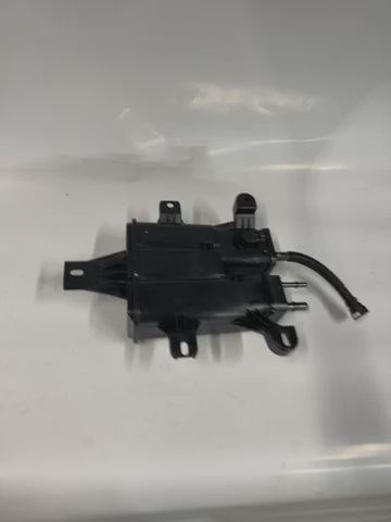 25995439 Standard Motor Products CP3300 Vapor Canister For 08-10 Saturn Vue
