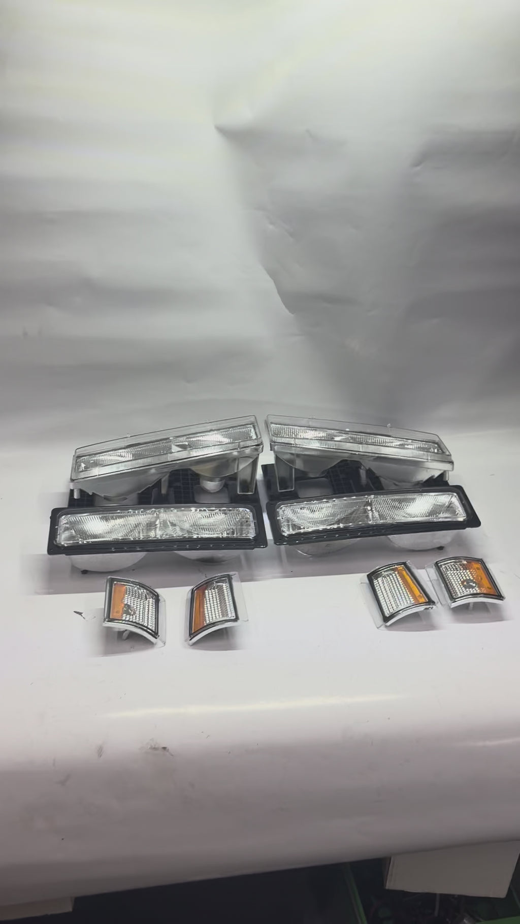 1995-2000 GMC Yukon, Chevrolet/GMC C/K series trucks/Suburbans Chrome Amber Headlights