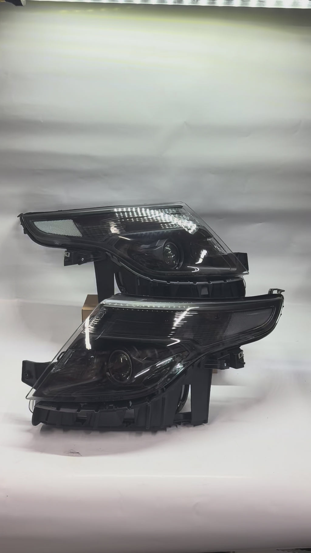 11-15 Ford Explorer Black Clear Halogen Headlights