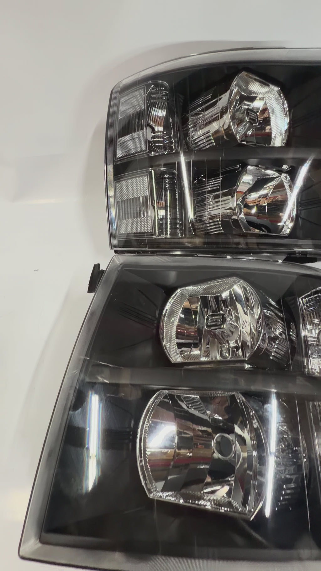 NEW !! 07-13 CHEVY SILVERADO BLACK HOUSING AND CLEAR