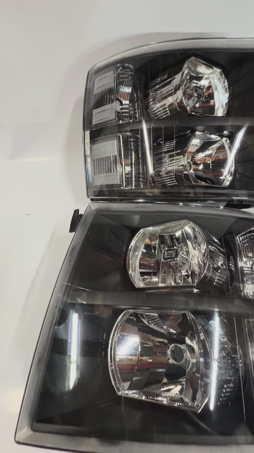 NEW !! 07-13 CHEVY SILVERADO BLACK HOUSING AND CLEAR