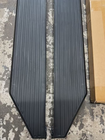 15-25 FORD F-150 / 17-25 SUPER DUTY CREW CAB BLACK 6 INCHES POINTY RUNNING BOARDS