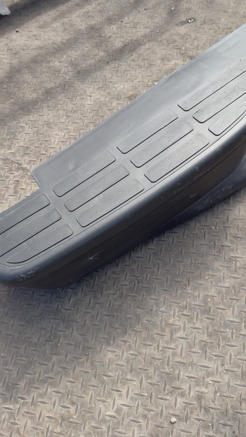 AS IS 99-06 CHEVY SILVERADO / GMC SIERRA BLACK REAR BUMPER MISSING BRACKETS AND HARDWARE
