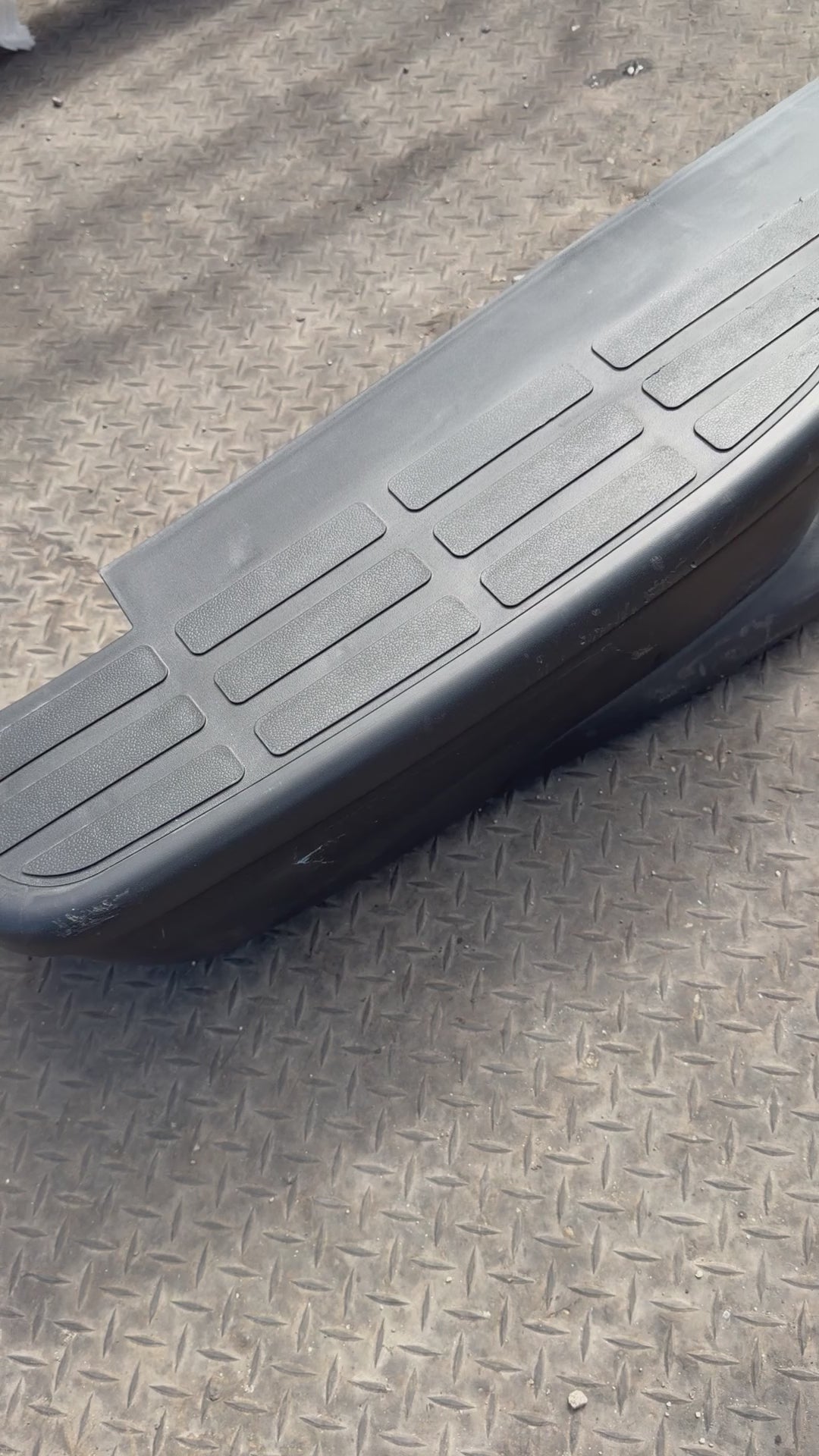 AS IS 99-06 CHEVY SILVERADO / GMC SIERRA BLACK REAR BUMPER MISSING BRACKETS AND HARDWARE