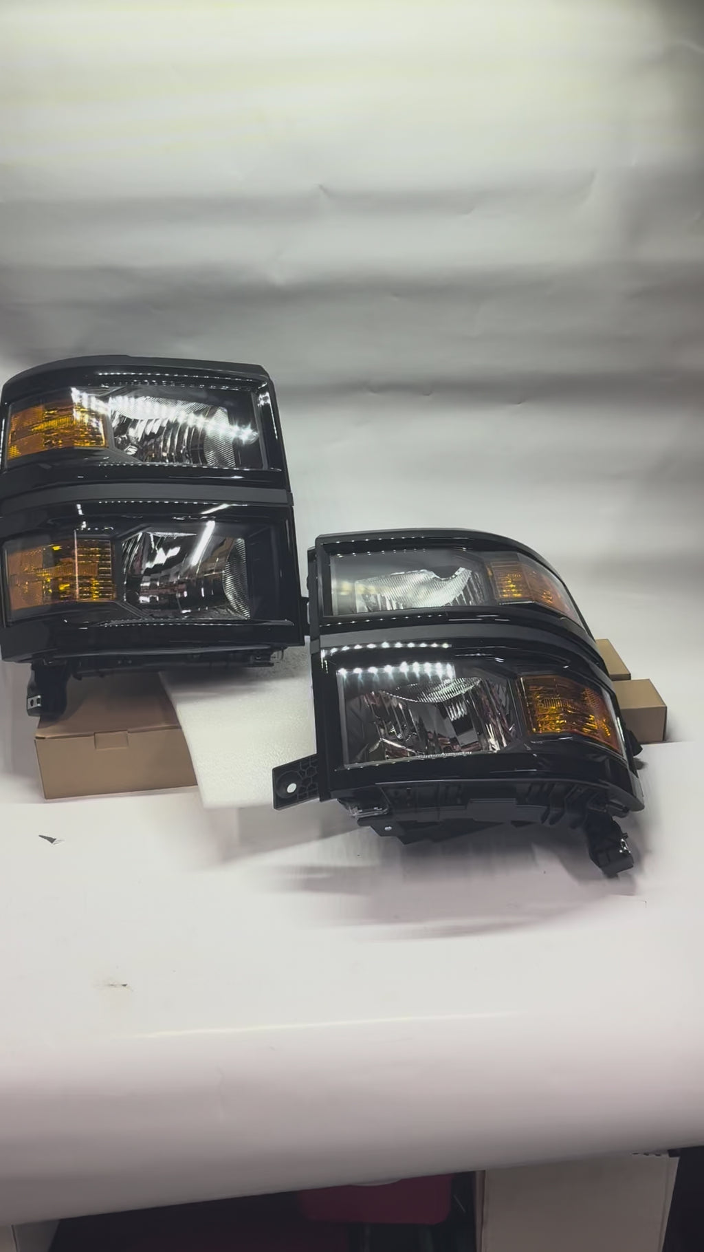 14-15 Chevy Silverado 1500 Black Amber Headlights