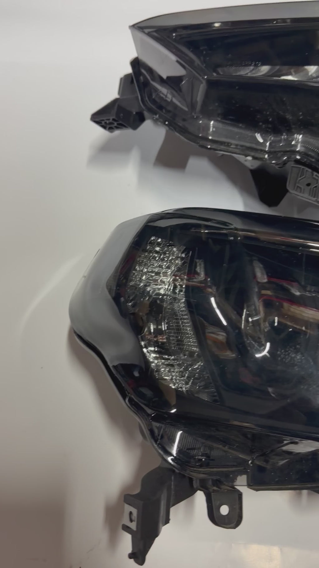 Open Box 14-20 TOYOTA 4RUNNER CHROME HOUSING HOUSING WITH SMOKED HEADLIGHTS