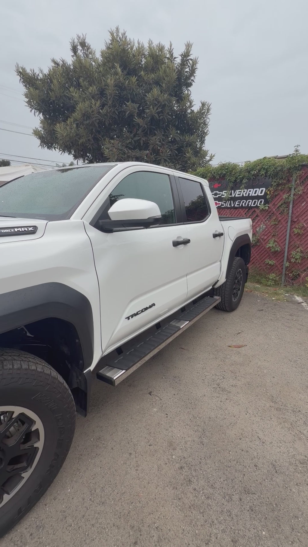24+ TOYOTA TACOMA “8017” STYLE CHROME/ BLACK RUNNING BOARDS