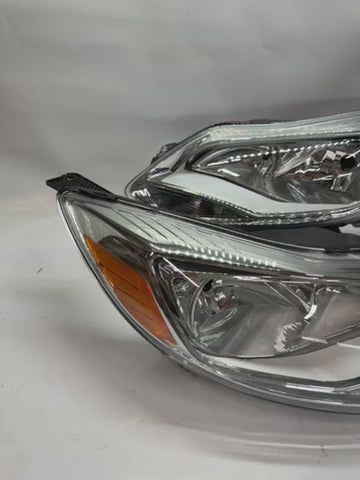 12-14 FORD FOCUS chrome amber pair of headlights