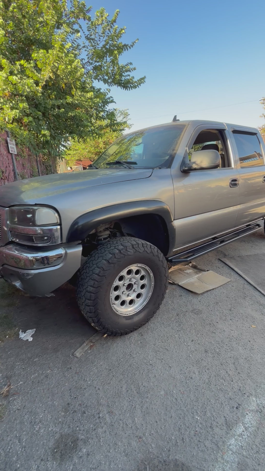 99-06 CHEVY SILVERADO / GMC SIERRA CREW CAB IARMOUR BLACK RUNNING BOARDS
